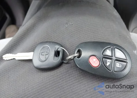 2019 Toyota Sienna Le 7 Passenger z USA, uszkodzony, nr VIN 5TDJZ3DC0KS214728